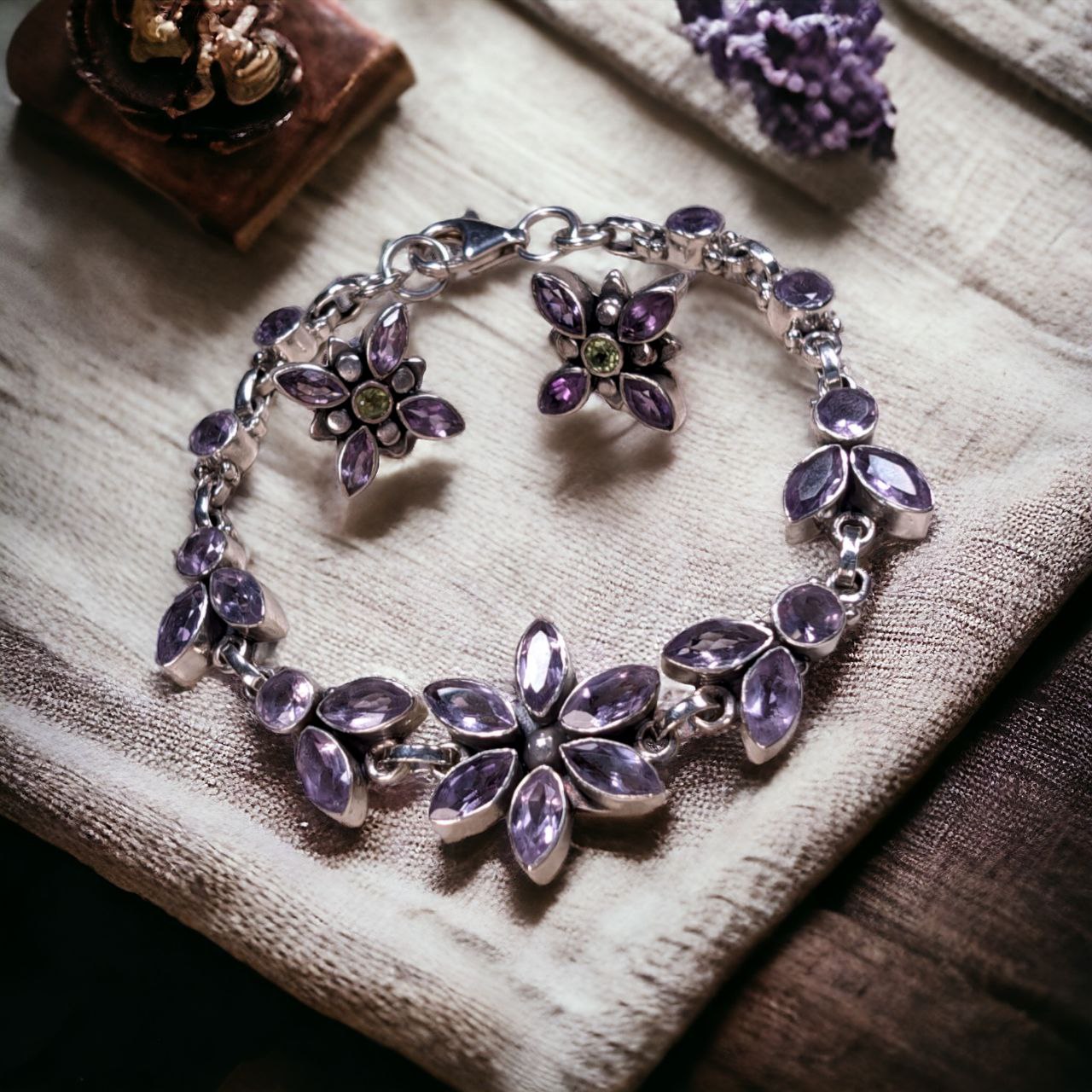 Vintage Floral Silver Set: Earrings and Bracelet