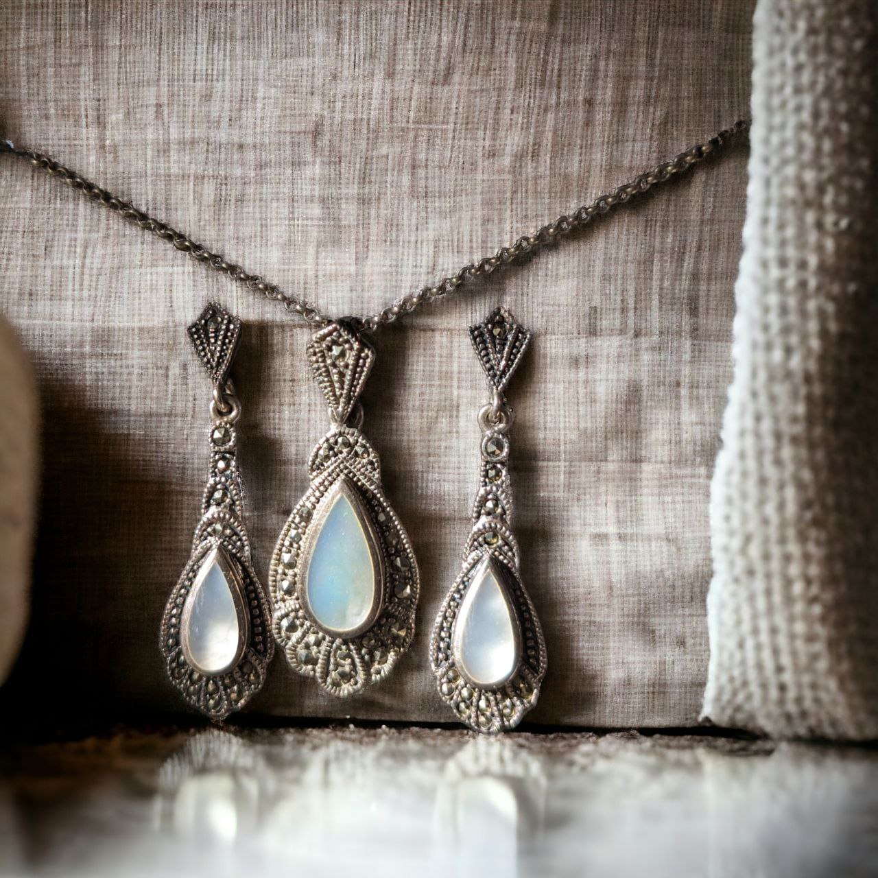 Incredible Vintage Silver Earring and Pendant Set with mother of pearl