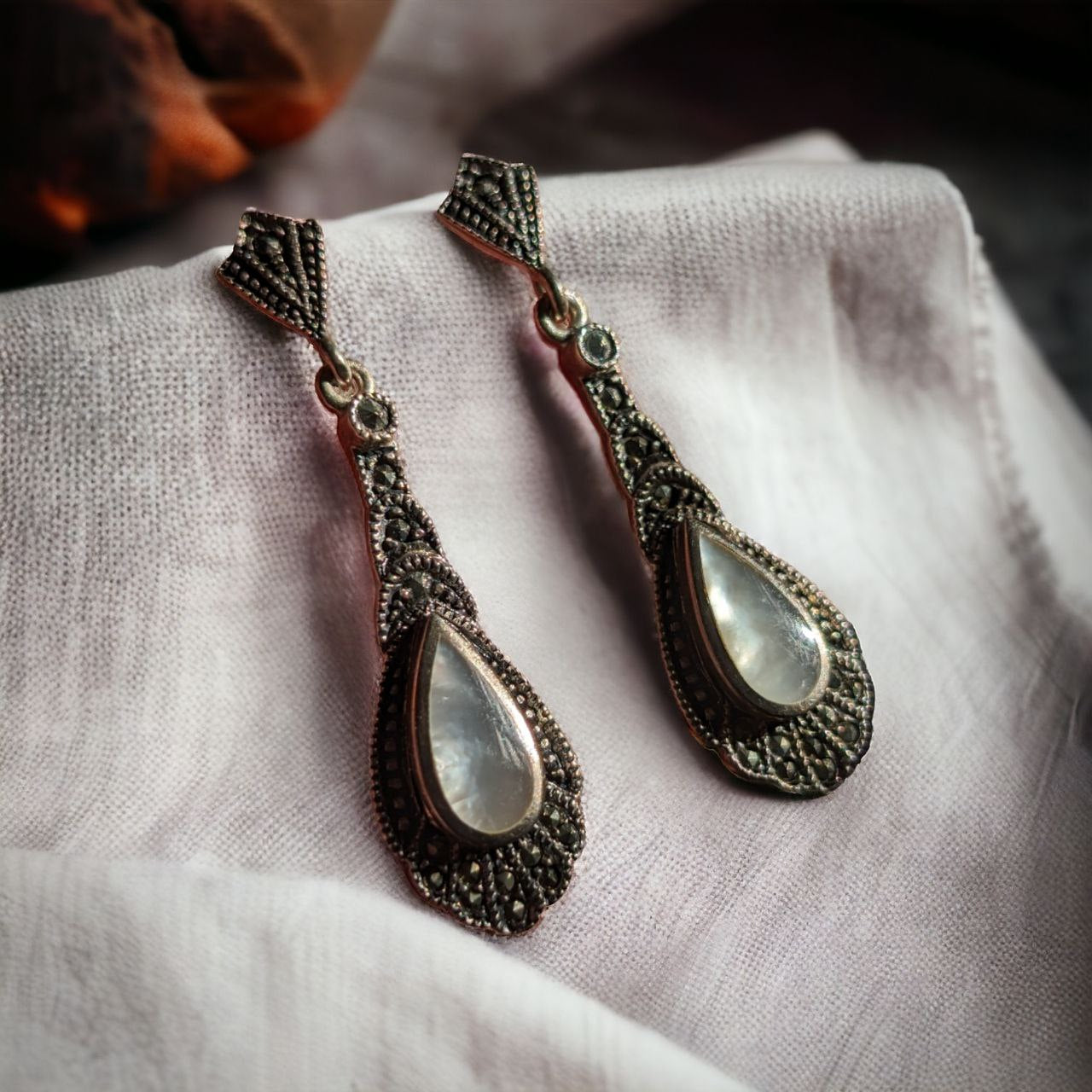 Incredible Vintage Silver Earring and Pendant Set with mother of pearl