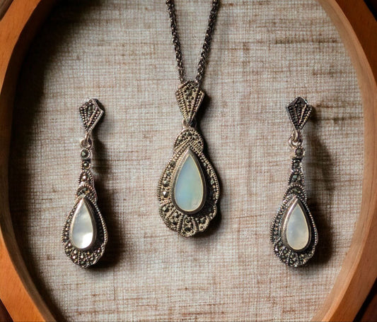 Incredible Vintage Silver Earring and Pendant Set with mother of pearl