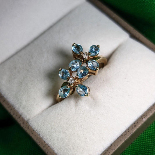 Beautiful Gold Ring with Blue Topaz and  white spinel - Hallmarked, vintage gold ring