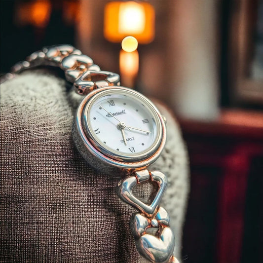 🕰️ Beautiful Vintage Ingersoll Watch with Mother-of-Pearl Dial