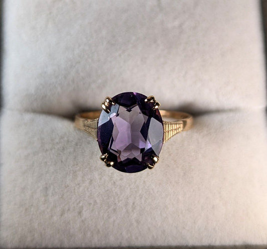 Exquisite Vintage "Wave of Inspiration" Cocktail Ring with Amethyst